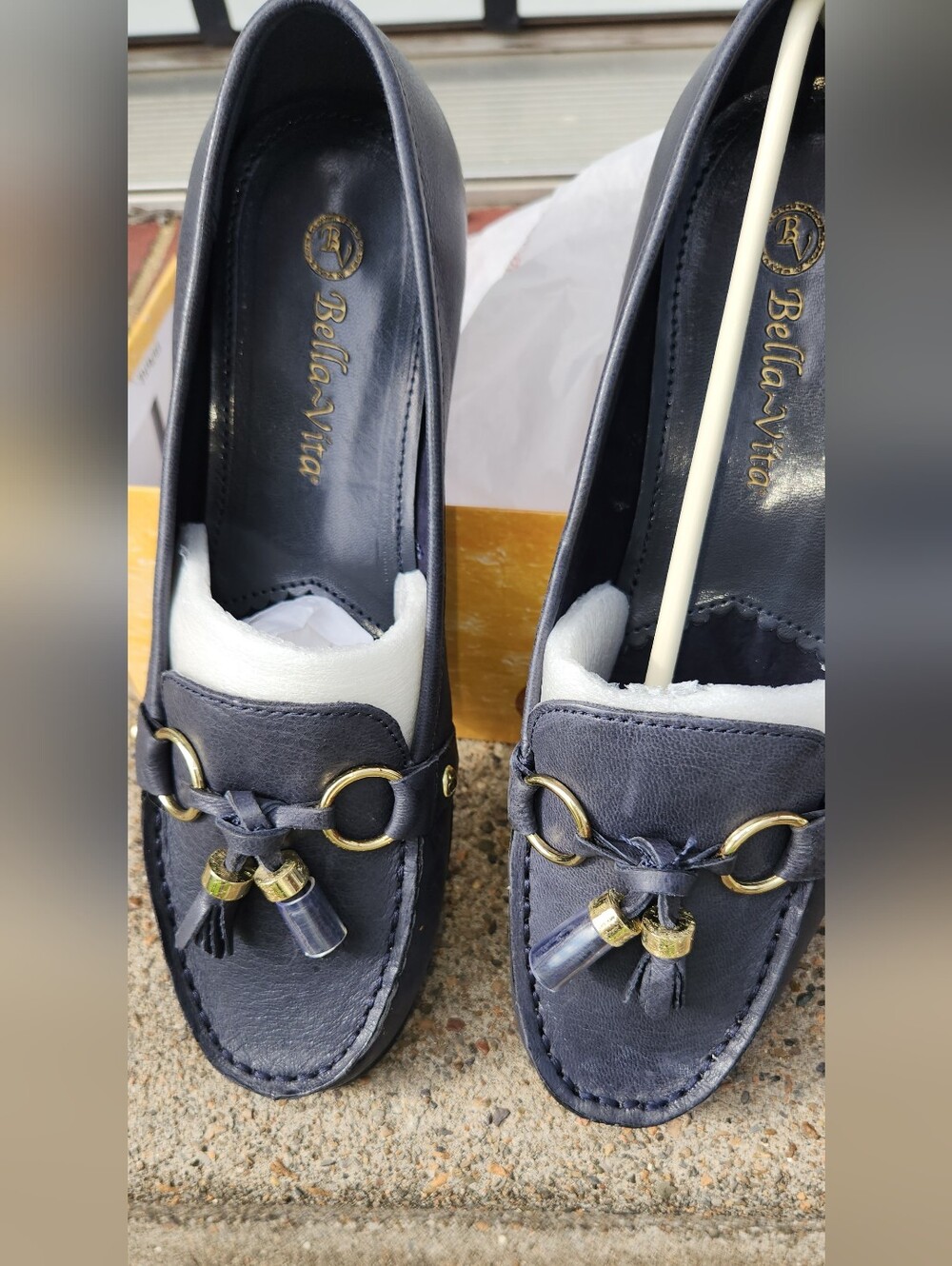 Bella Vita Women's Navy Tassel Loafers. Never Worn. 8W